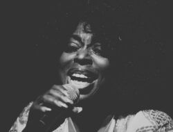 R&B Singer Angie Stone Dies in Tragic Car Crash at 63